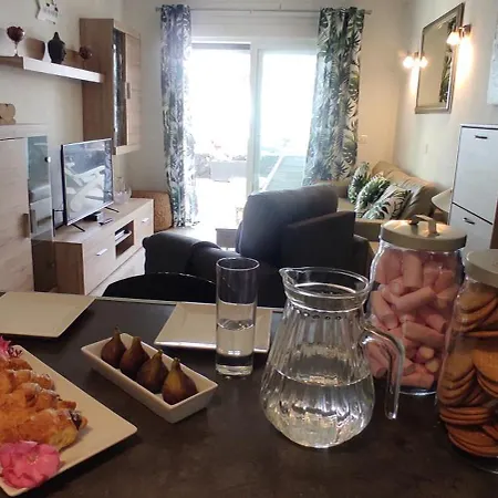 Promenade Paradise Apartment *